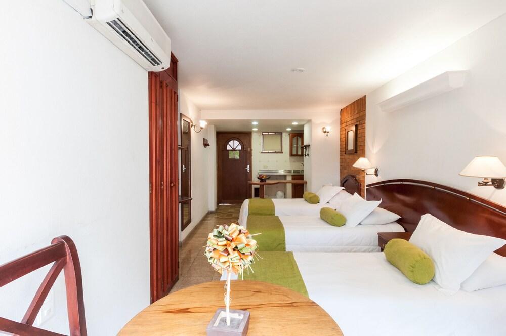 Hotel Cabo De La Vela Меделин Екстериор снимка